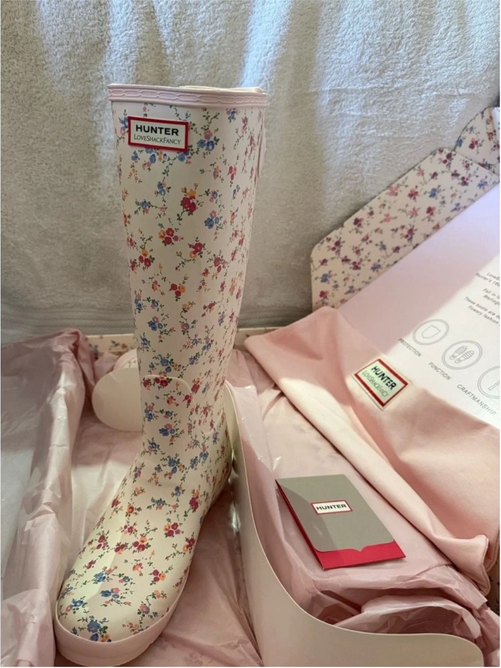 ✨🎀LoveShackFancy X Hunter Floral Rain Boots Cream/white/Pink & Blue Flower - Picture 7 of 14
